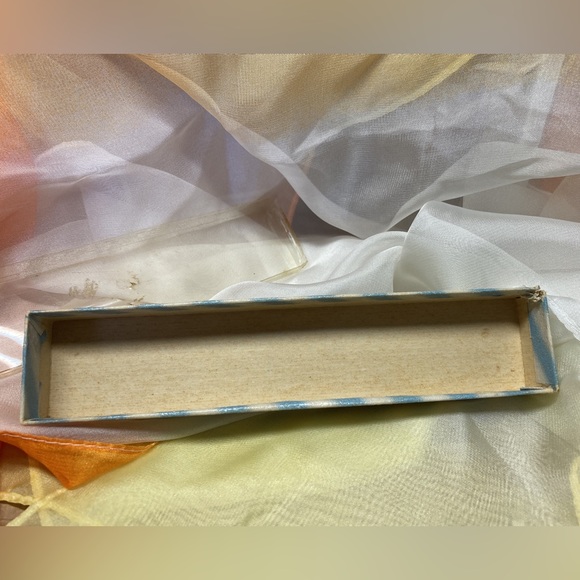 VINTAGE SWEATER-GUARD IN ORIGINAL BOX - UNSIGNED - Picture 11 of 14